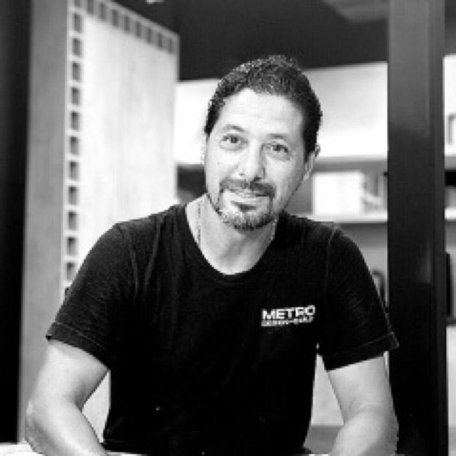 Carlos Salvo — Logistics Helper